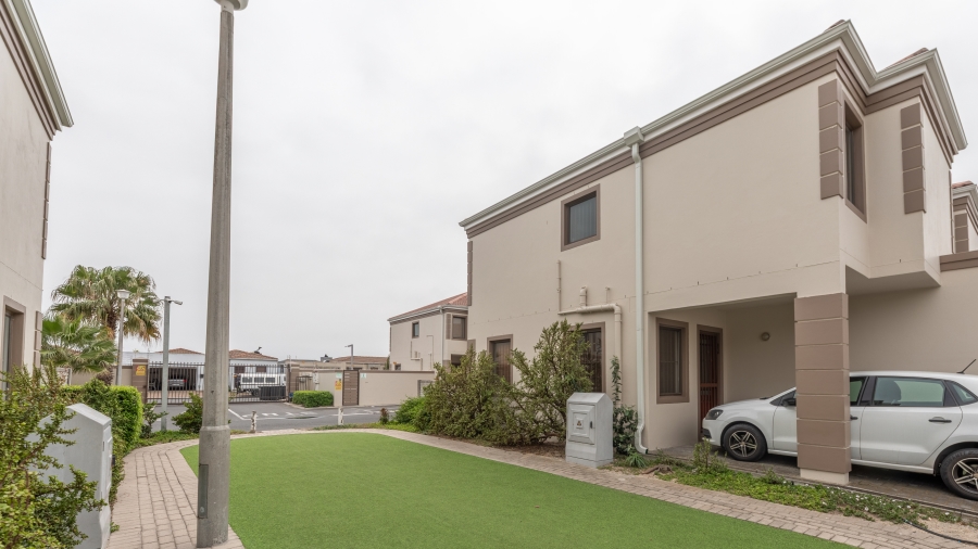 2 Bedroom Property for Sale in Parklands Western Cape